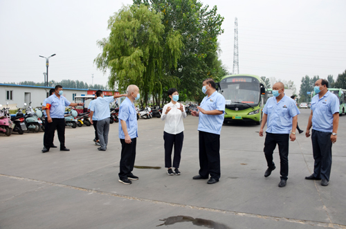 市委常委、宣傳部部長王飛到我公司 督查全國文明城市建設(shè)提升工作