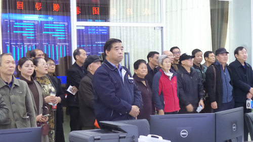 老干部們都說“集團真暖心，做公交人真自豪！”